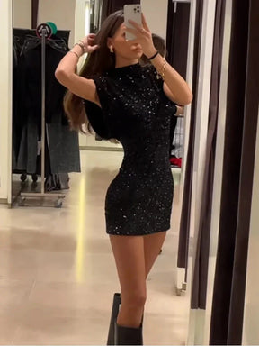 Vestido Curto Elegante com Paetês